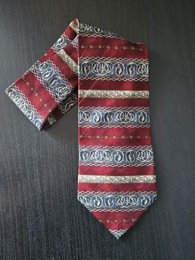 Classic Bill Blass Burgundy Patterned Silk Tie